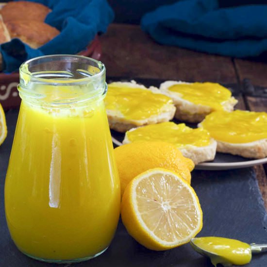 EASY VEGAN LEMON CURD - Recipe photo by yumsome