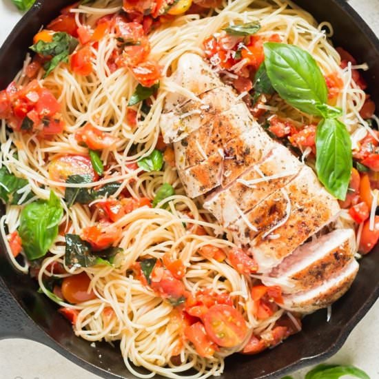 Bruschetta Chicken Pasta - Recipe photo by currytrail