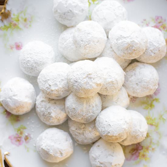 Russian Tea Cookies (Snowball) - Recipe photo by lavenderandmacarons