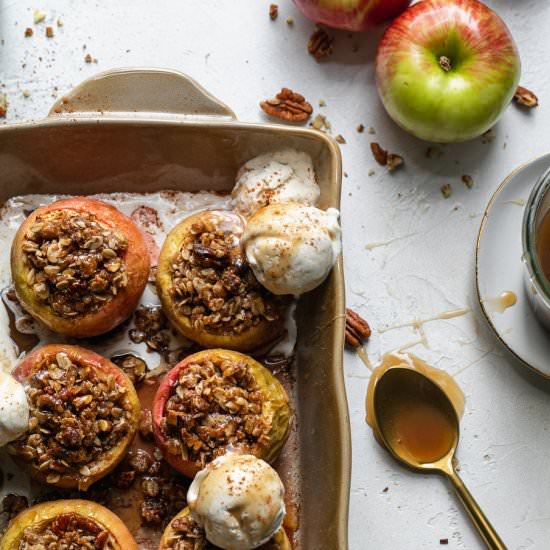 Vegan Pecan Crumble Baked Apples - Recipe photo by Spices in my DNA