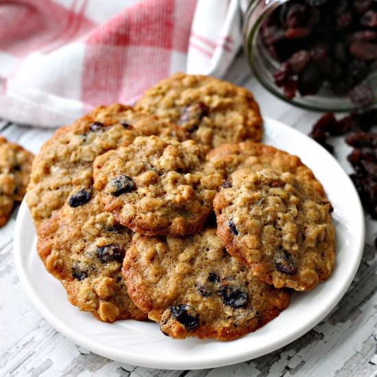 Chewy Oatmeal Raisin Cookies - Recipe photo by agoudalife