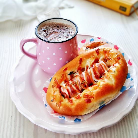 Soft Bread With Sausage Topping - Recipe photo by MyHomeDiaryinTurkey