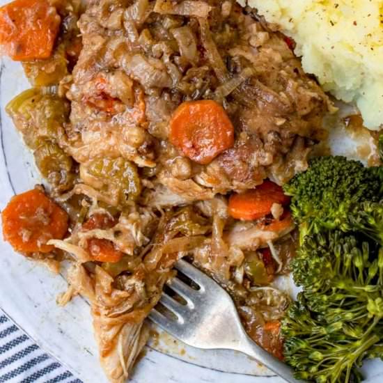 Smothered Chicken - Recipe photo by panning the globe