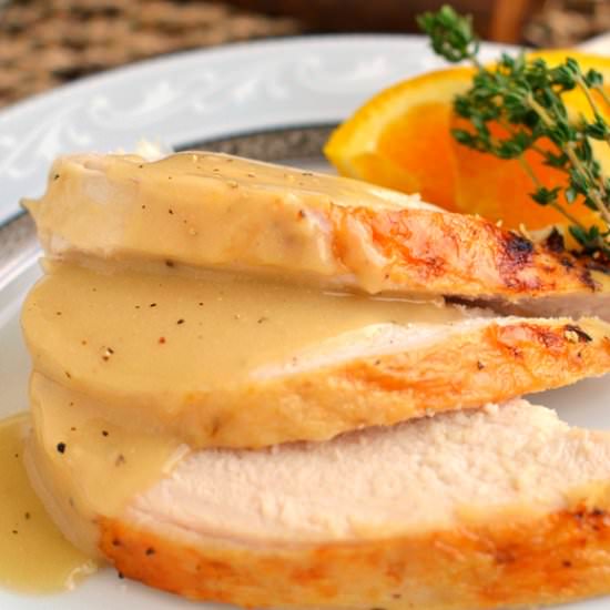 THE BEST TURKEY GRAVY - Recipe photo by MomOnTimeout