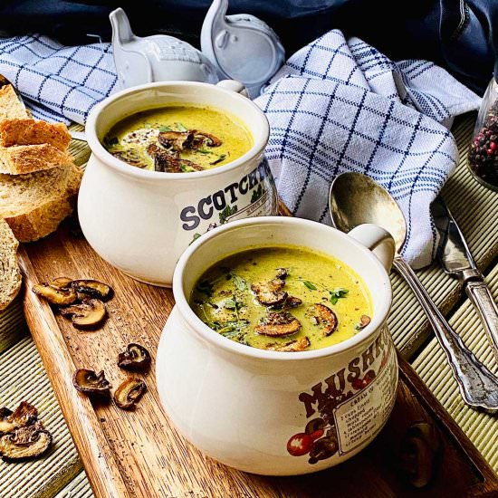 Creamy Mushroom Soup With Turmeric - Recipe photo by ramonascuisine