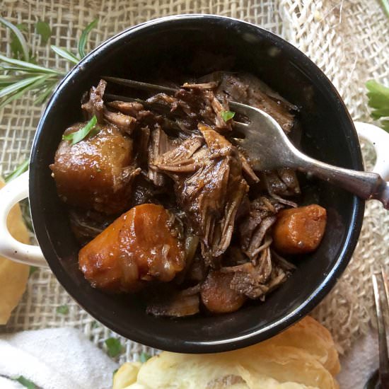 braised beef pot pie - Recipe photo by ahintofrosemary
