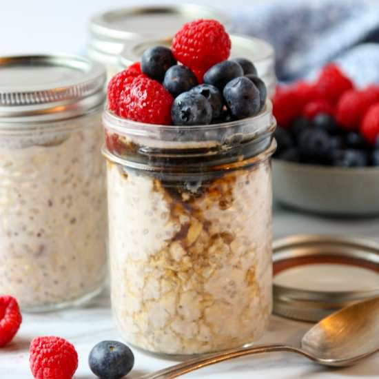 Maple Walnut Overnight Oats - Recipe photo by the food blog