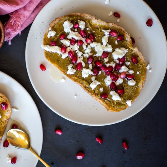 Pistachio Butter Toast - Recipe photo by leisurefanclub