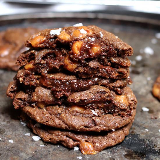 Salted Caramel Mocha Cookies - Recipe photo by chapiskitchen