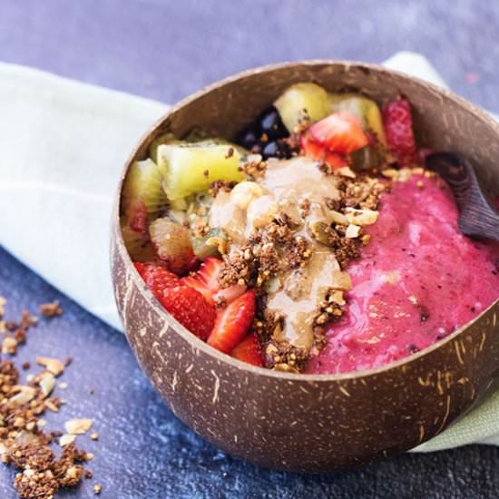 Summer Smoothie Bowl - Recipe photo by dinnertwist