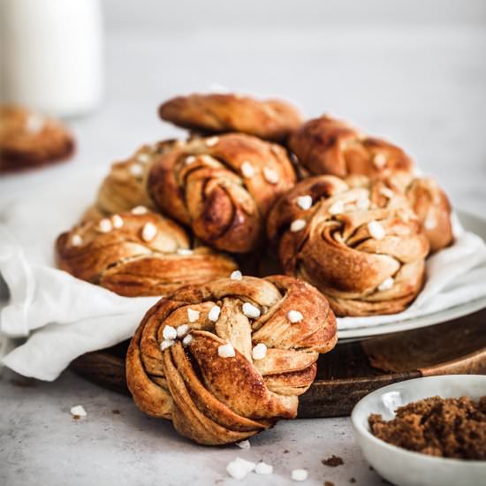 Kanelbullar/Cinnamon rolls - Recipe photo by Sweetly Cakes