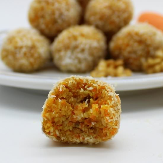 Healthy vegan carrot energy balls - Recipe photo by bunnymommycooks