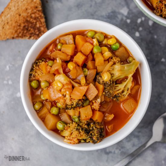 Homemade Vegetable Soup - Recipe photo by Thedinnerbite