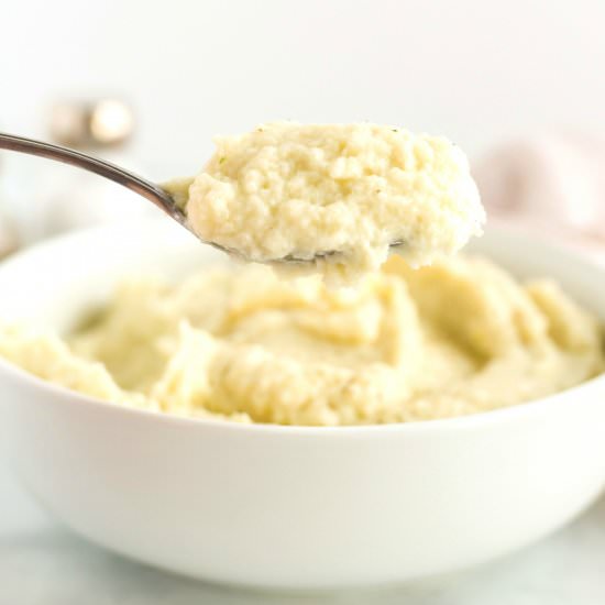 Healthy Mashed Cauliflower - Recipe photo by FoodFolksandFun