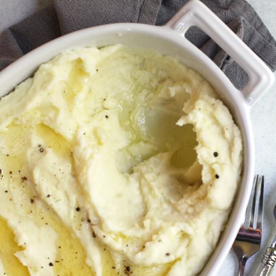 Creamy Garlic Mashed Potatoes - Recipe photo by suebeehomemaker