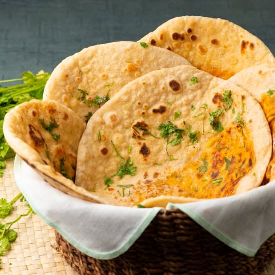 Paneer Kulcha / Stuffed Kulcha - Recipe photo by meemiskitchen
