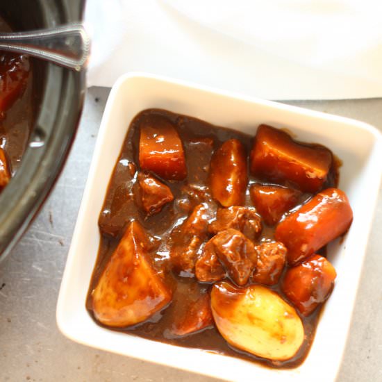 Easy Slow Cooker Beef Casserole - Recipe photo by Apply to Face Blog