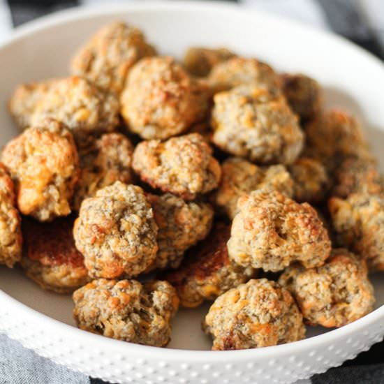 Classic 3 ingredient Sausage Balls - Recipe photo by JensJourney