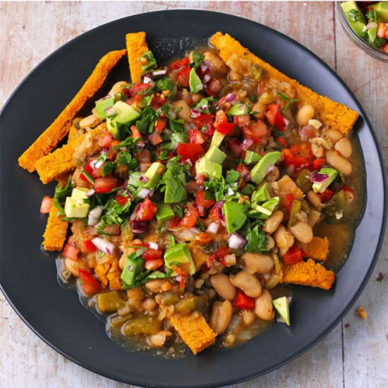 Vegan white bean chili fries - Recipe photo by veganwithgusto