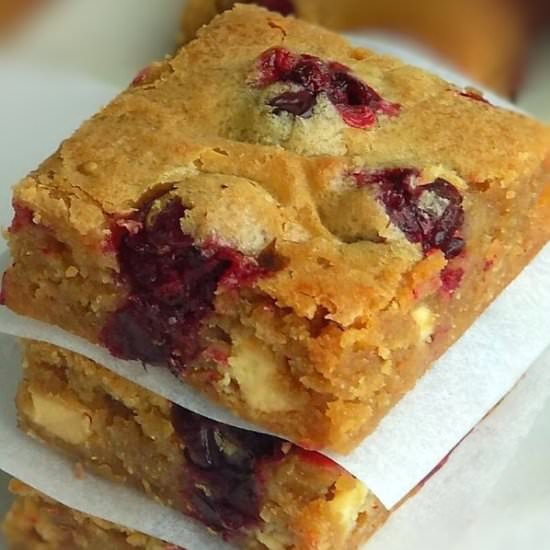 Easy Blondie Recipe - Recipe photo by pastryandbeyond