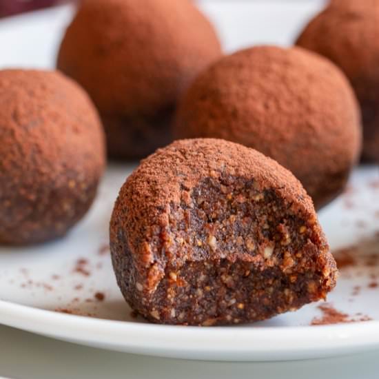 Chocolate Espresso Fig Balls - Recipe photo by Healthy World Cuisine
