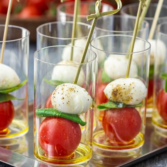 caprese salad bites - Recipe photo by Appetizer Addiction