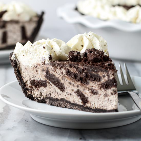 No Bake Oreo Cream Pie - Recipe photo by Everyday Pie