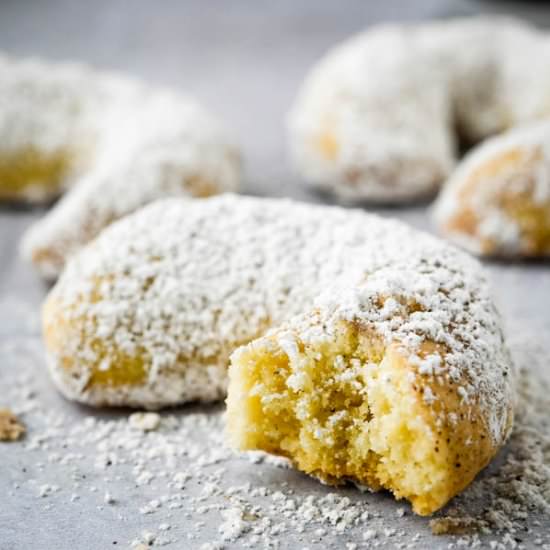 Almond Crescent Cookies - Recipe photo by garlic and zest