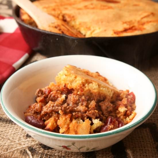 Cornbread Topped Skillet Chili - Recipe photo by browniebites