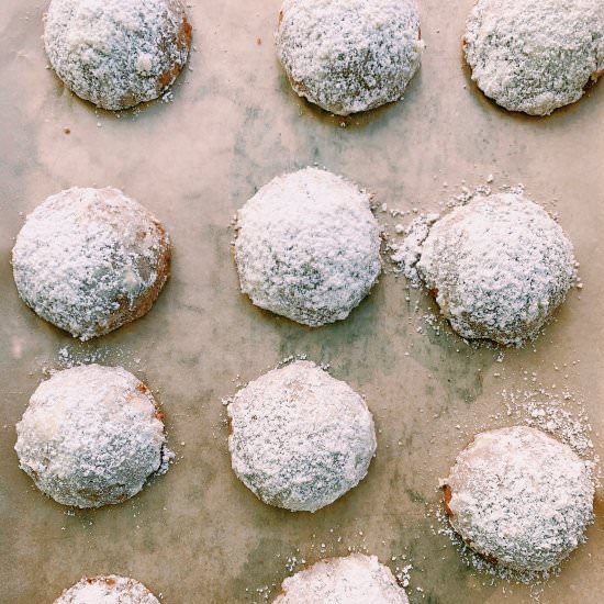 Chai Shortbread Snowballs - Recipe photo by thefigjar
