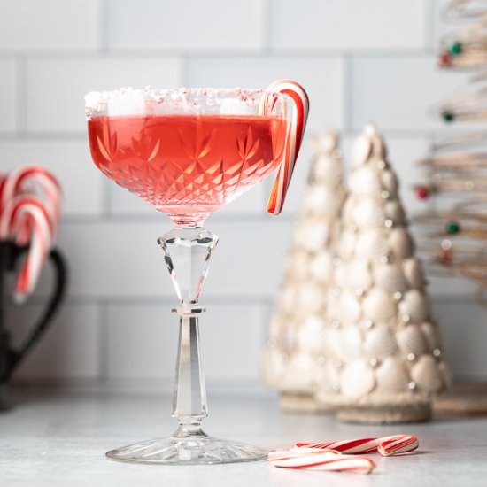 Peppermint Martini - Recipe photo by sidewalkshoes