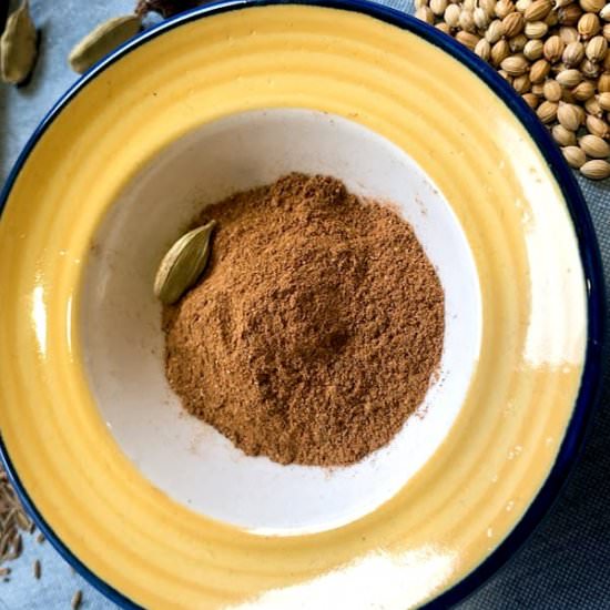 What is Curry Powder - Recipe photo by SpiceItUPP