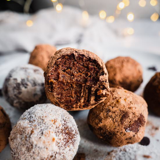 Vegan Gingerbread Chocolate Truffle - Recipe photo by Shuangys Kitchensink