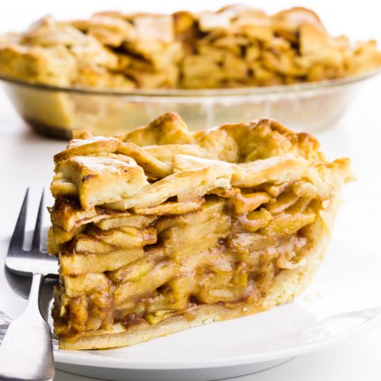 Deep Dish Vegan Apple Pie - Recipe photo by NamelyMarly