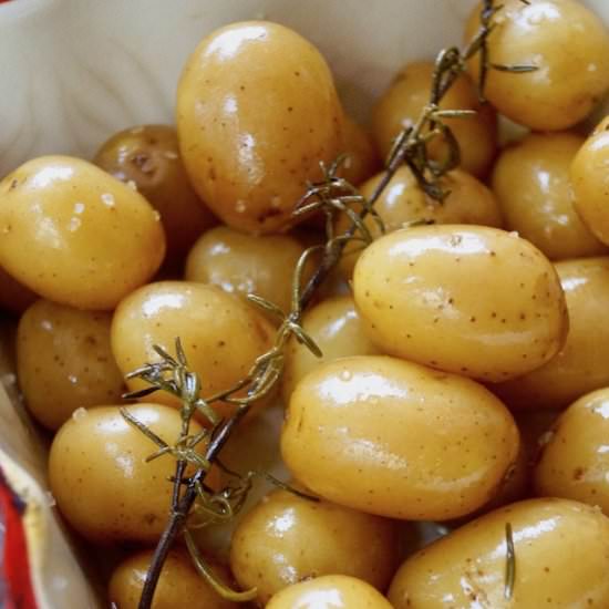Rosemary Confit Potatoes - Recipe photo by cookingontheweekends