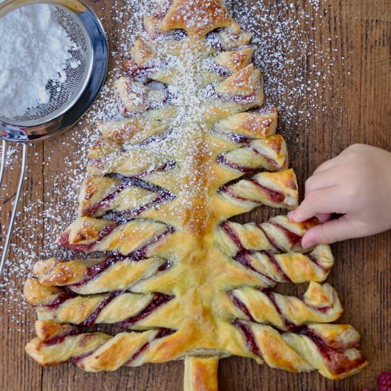 Puff Pastry Christmas Tree - Recipe photo by justataste