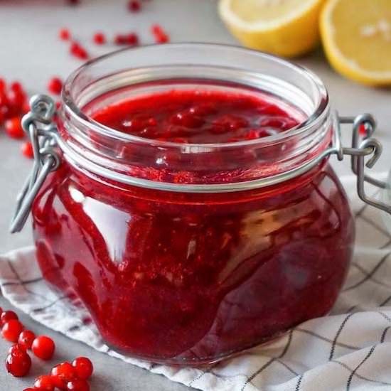 Homemade sugar-free cranberry sauce - Recipe photo by HereToCook