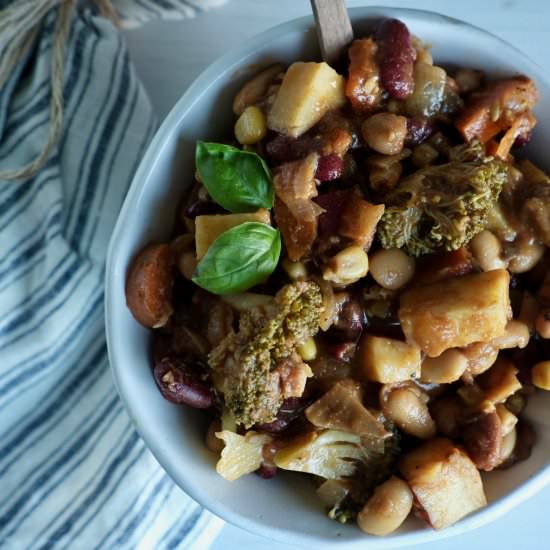 Simple One Pot Vegan Chili - Recipe photo by HookedOnPlants