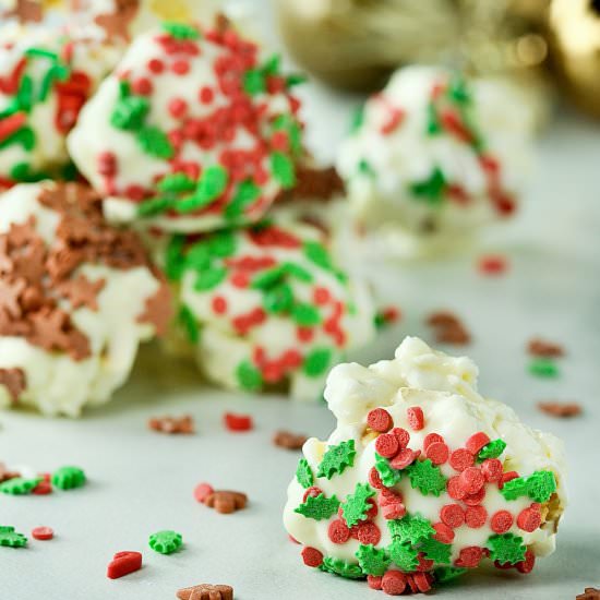 White Chocolate Popcorn Balls - Recipe photo by Homemade and Yummy