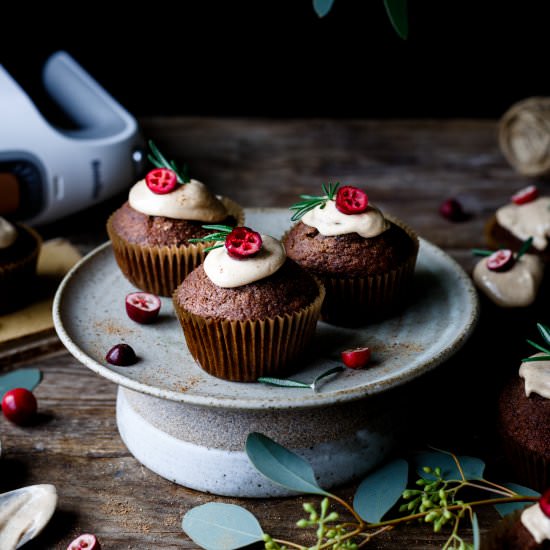Vegan gingerbread muffins - Recipe photo by TheLittlePlantation