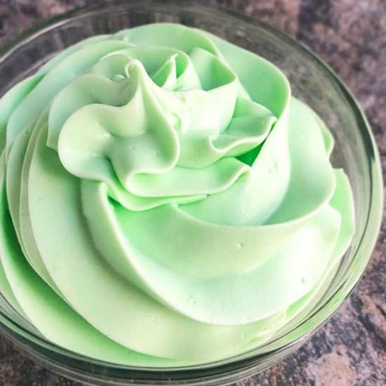 Easy Mint Frosting - Recipe photo by Cakewhiz