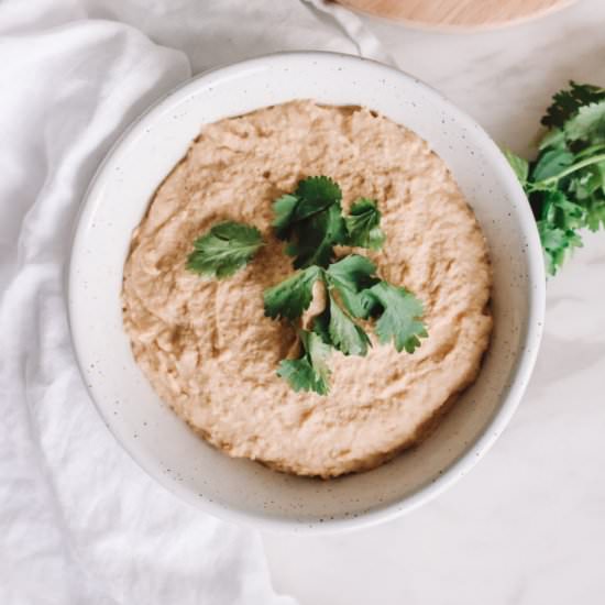 Simple Classic Hummus - Recipe photo by dayslikelaura