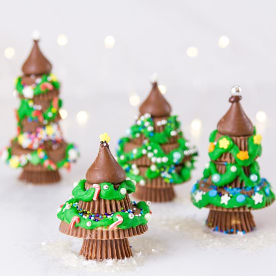 Peanut Butter Cup Christmas Trees - Recipe photo by dwayland