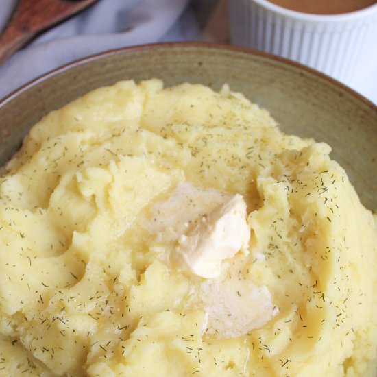 Best vegan mashed potatoes & gravy - Recipe photo by DamnTastyVegan