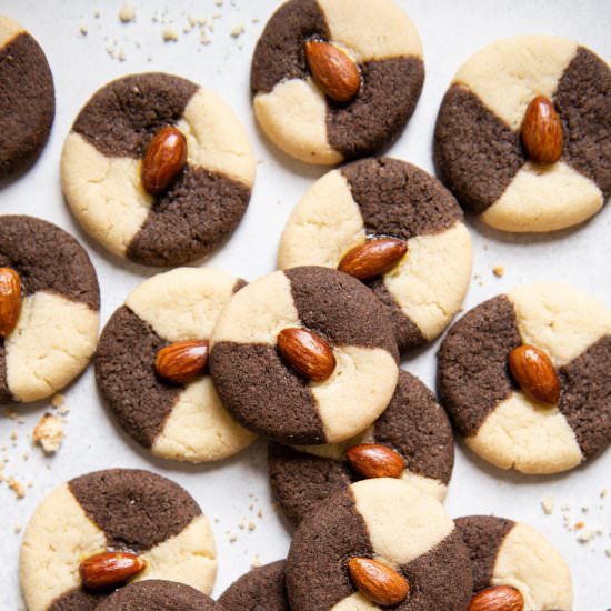 black sesame and almond cookies - Recipe photo by healthynibblesandbits