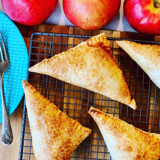 Apple Turnover with Puff Pastry - Recipe photo by PetersFoodAdventures