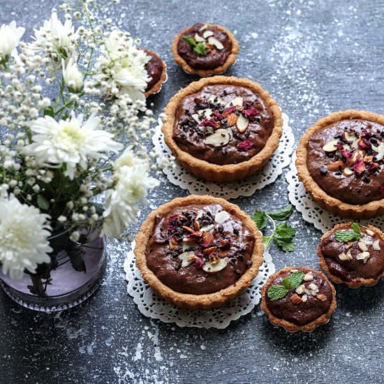 chocolate chia mousse tartlets - Recipe photo by easyfoodsmith
