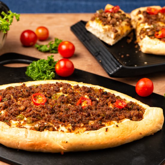 Turkish Pide /Turkish Pizza/ Pide - Recipe photo by meemiskitchen
