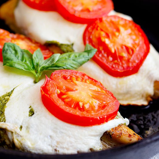 Quick Caprese Chicken Recipe - Recipe photo by unicorns in the kitchen