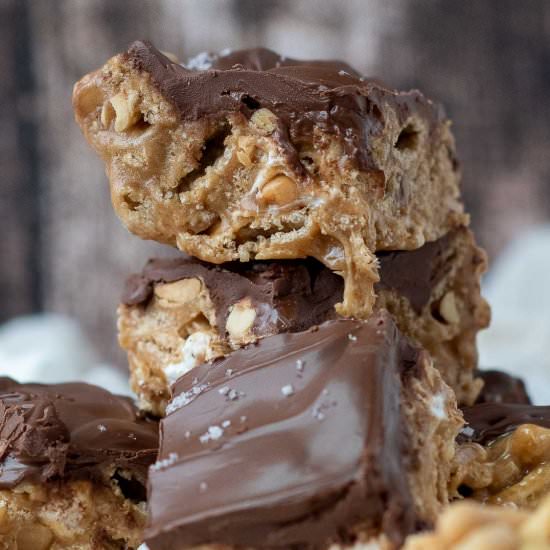 Best Ever Scotcheroos - Recipe photo by MamaGourmand
